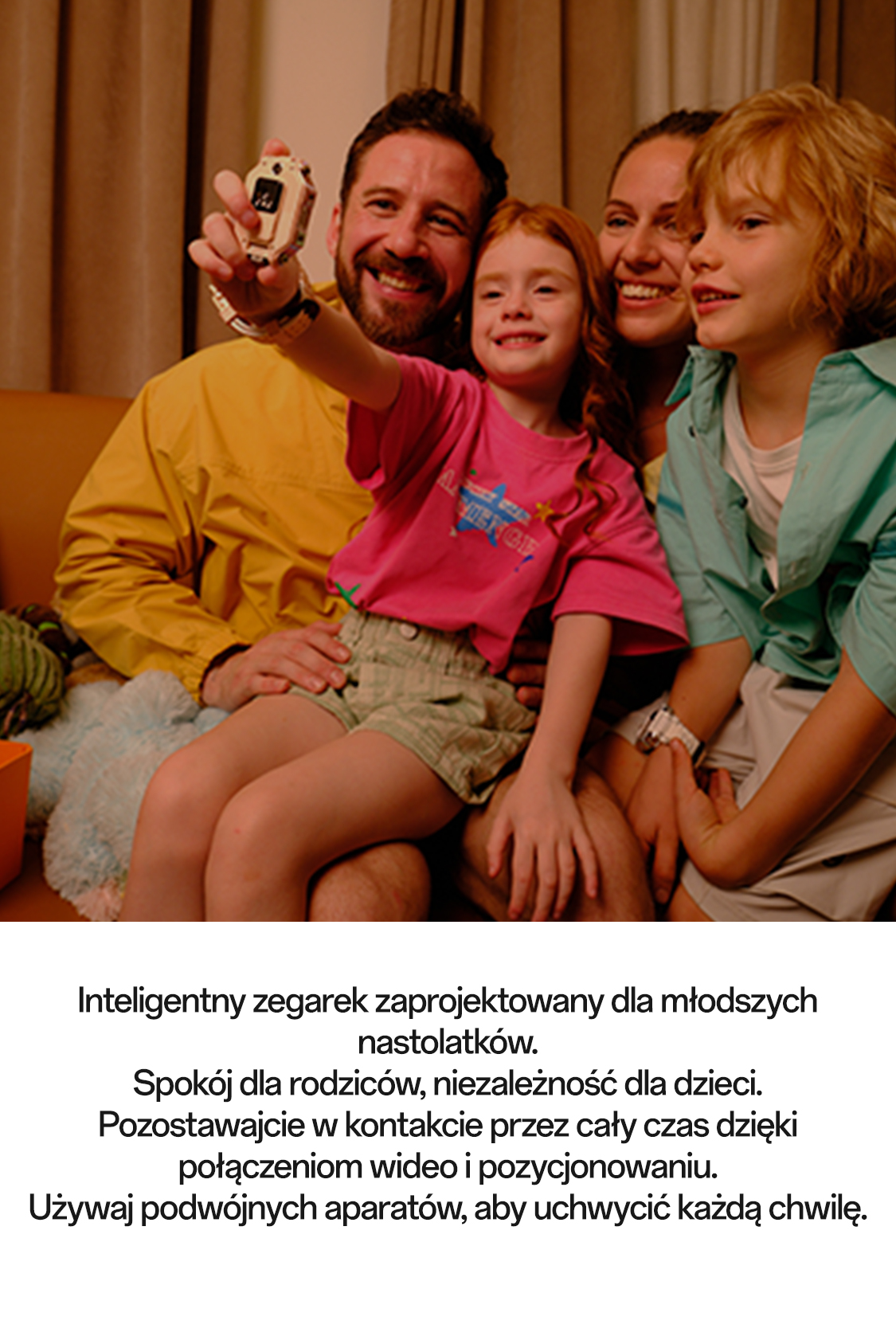 imoo X10 Smartwatch mit Familie beim Selfie, beige Gehäuse, weißes Armband. Produktseite.