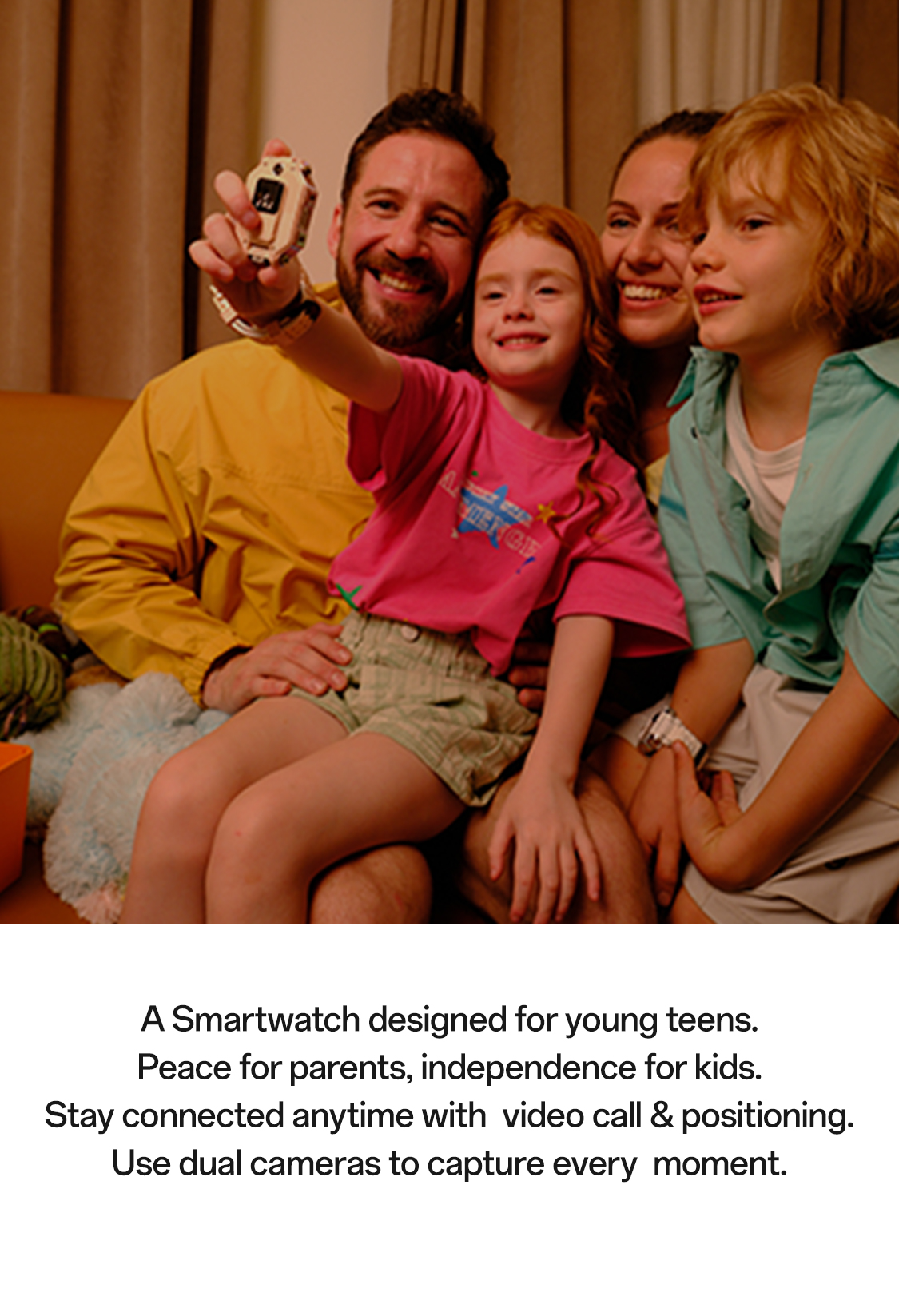 imoo X10 Smartwatch mit Familie beim Selfie, beige Gehäuse, weißes Armband. Produktseite.