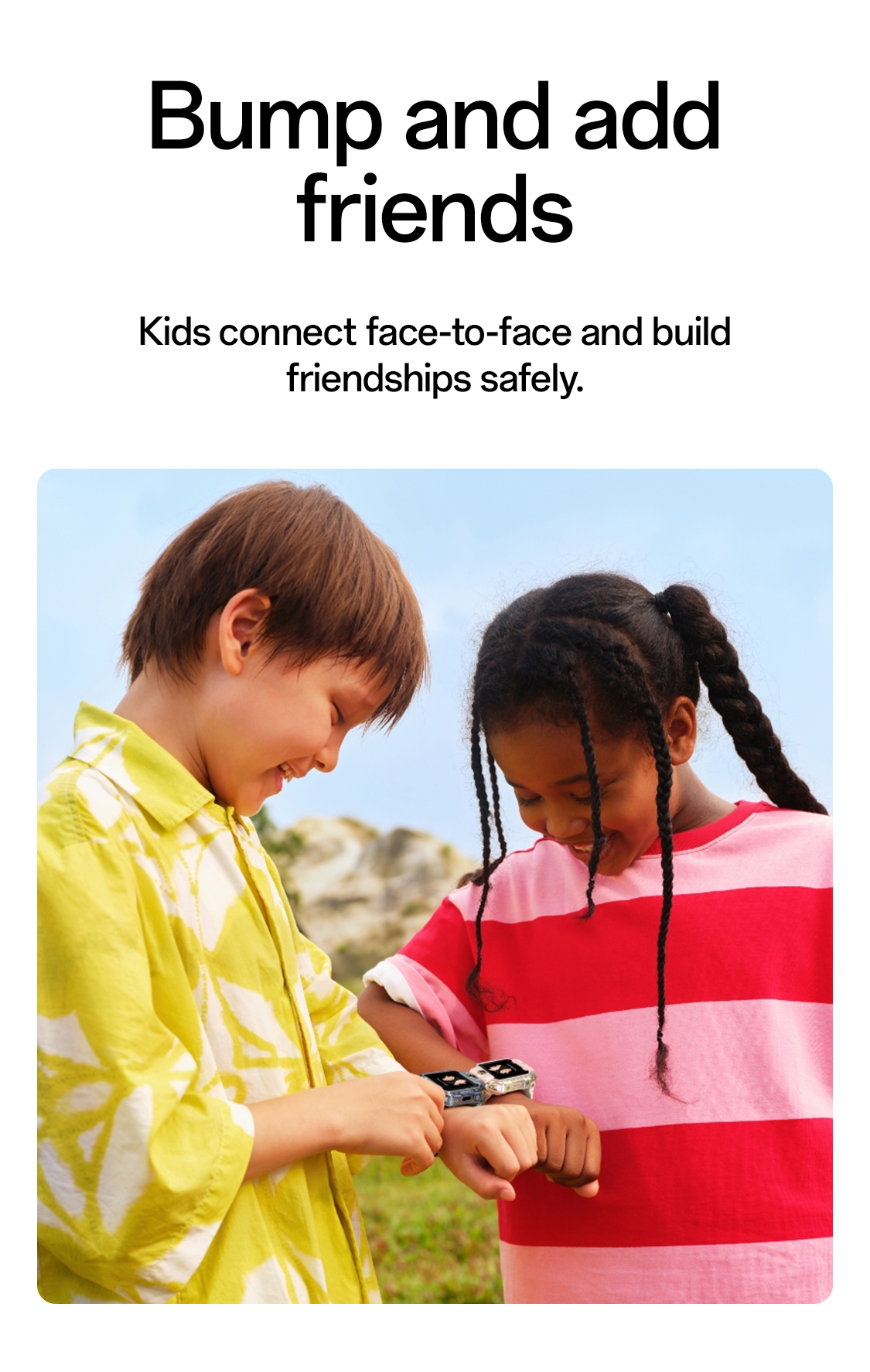 imoo Watch Phone X10 in Grau und Roségold zeigt Anruffunktion mit 'Hold to Talk' und Emojis auf der Produktseite.