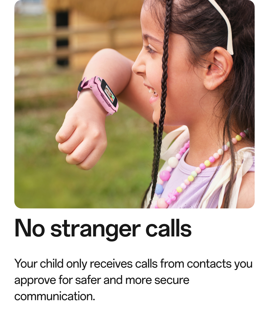 Mädchen mit imoo Watch Phone Z3 (Rosa): Sichere Kommunikation, nur Anrufe von Freigegebenen. Produktseite.