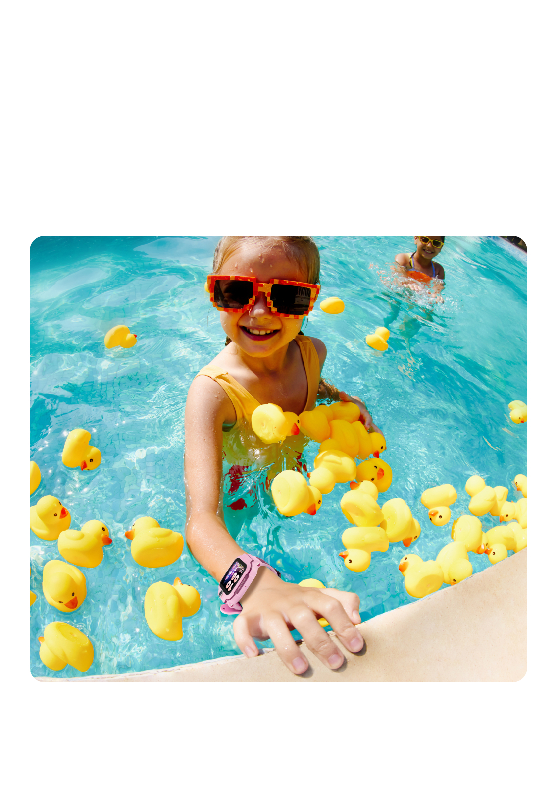 Child swimming while wearing the Z3